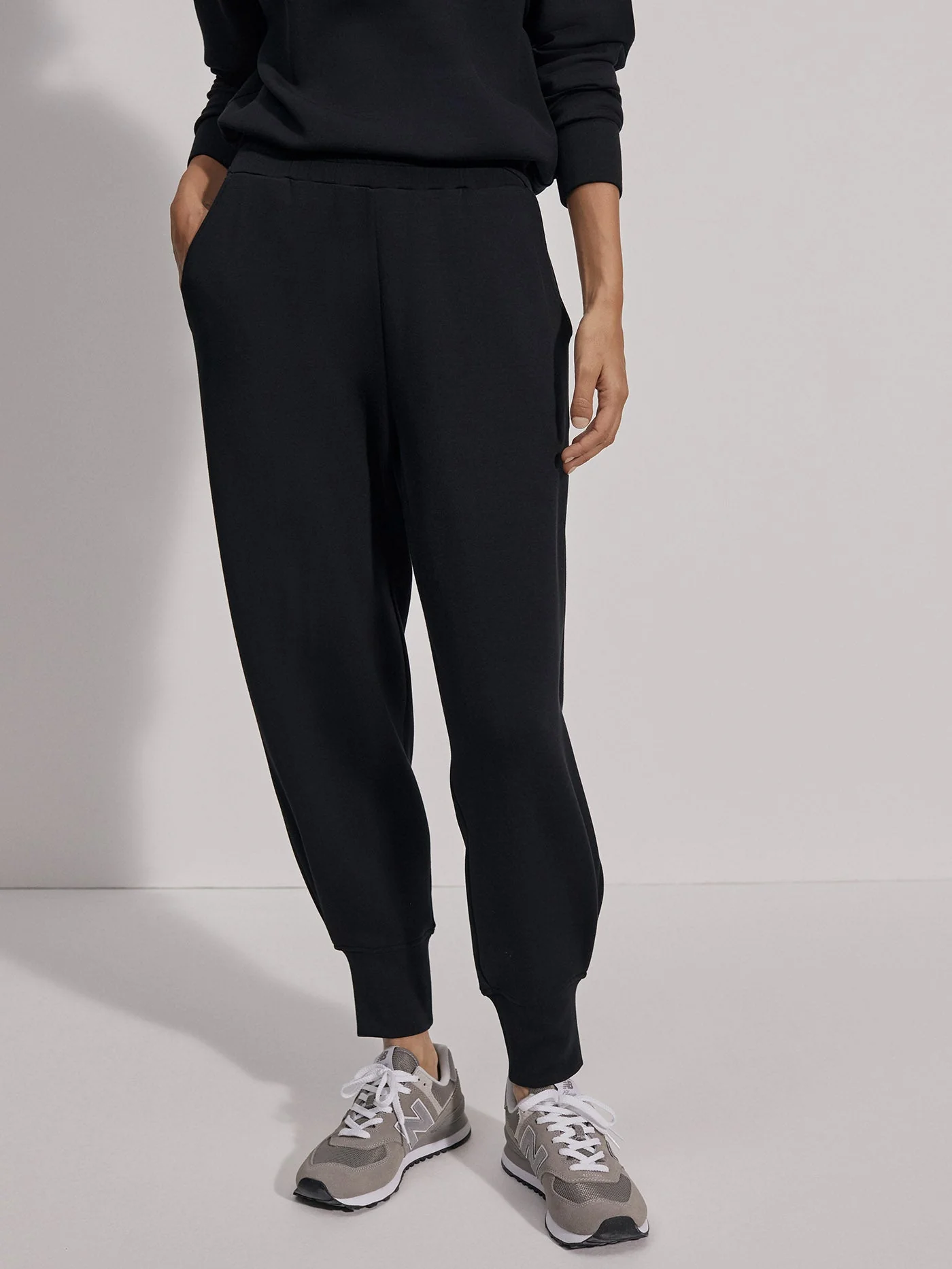 The Relaxed Pant 25 22 The Relaxed Pant 25