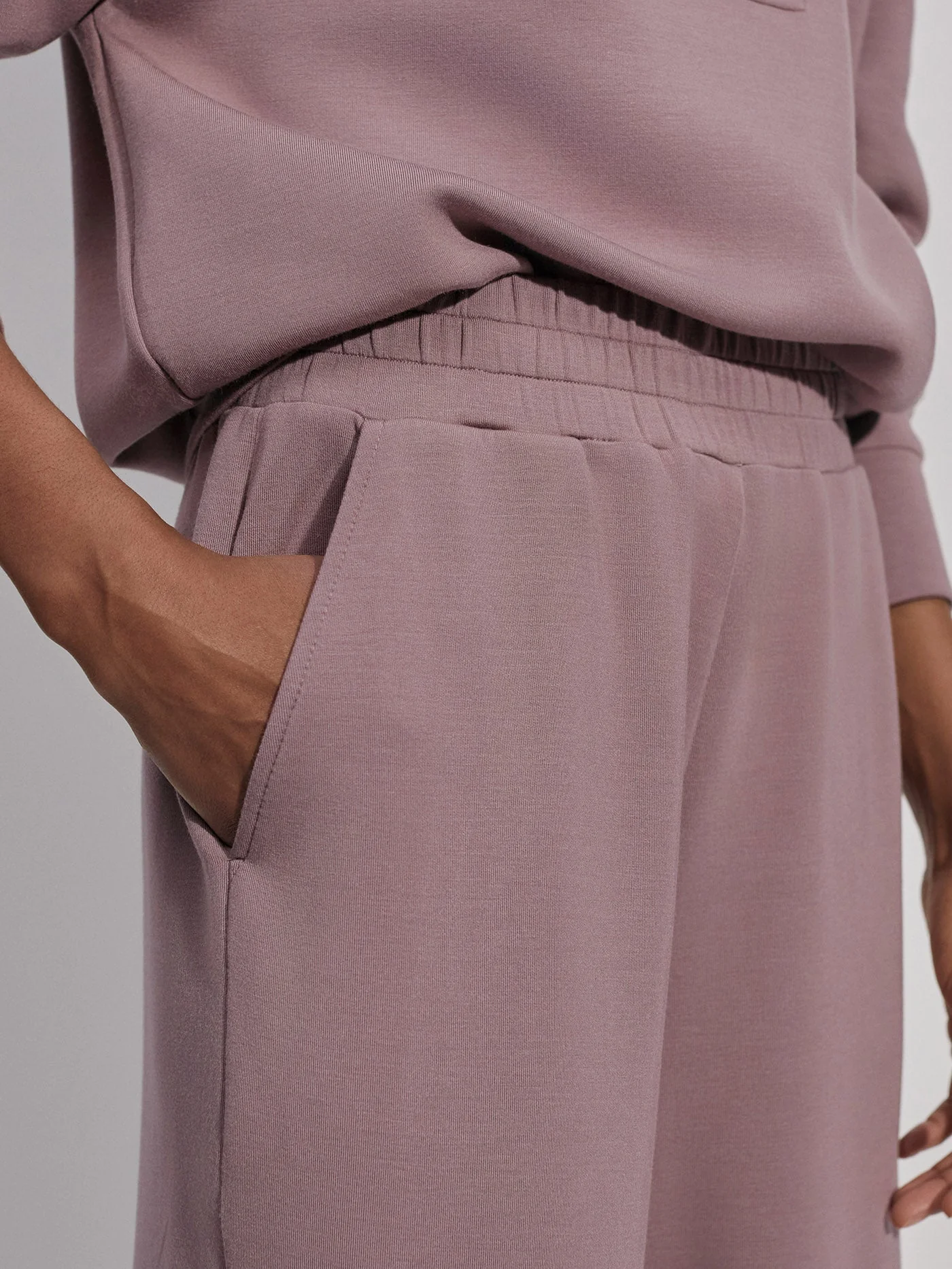 The Relaxed Pant 27.5 7 The Relaxed Pant 27.5