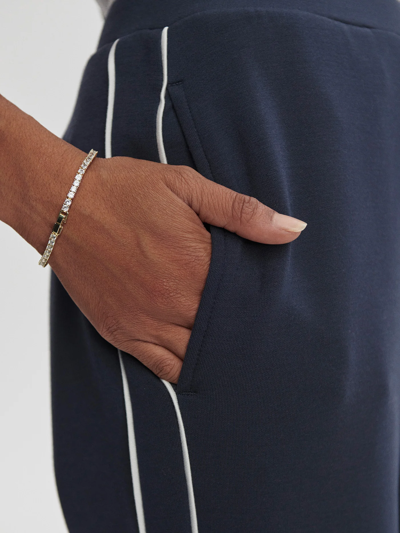 The Slim Piped Pant 27.5 5 The Slim Piped Pant 27.5