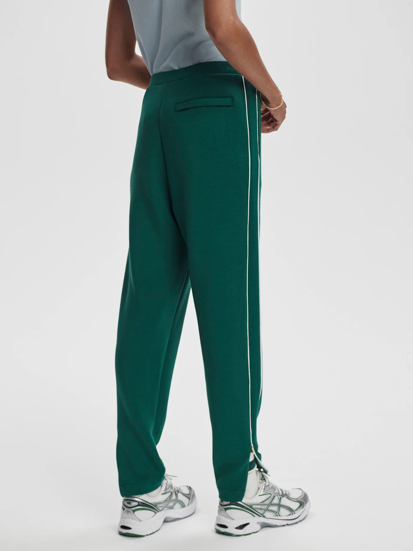 The Slim Piped Pant 27.5 9 The Slim Piped Pant 27.5