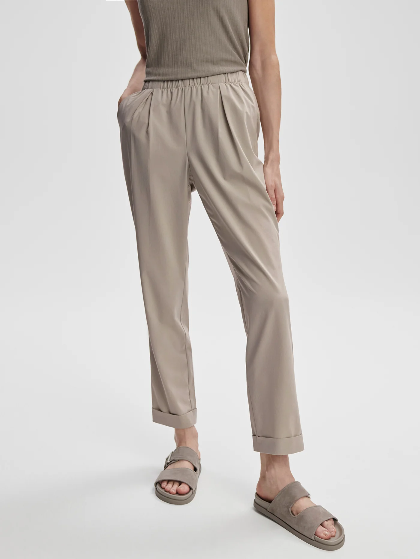 Alana Slim Tapered Cuff Pant 27 28 Alana Slim Tapered Cuff Pant 27
