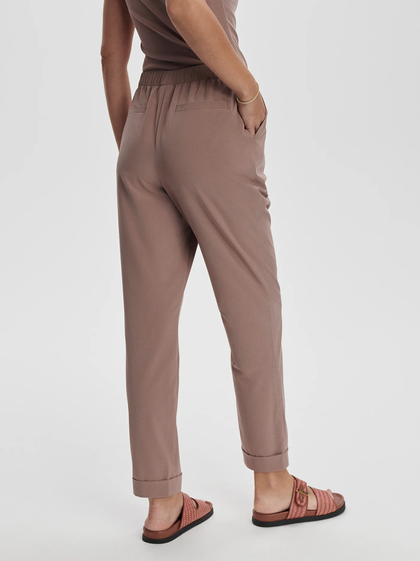 Alana Slim Tapered Cuff Pant 27 4 Alana Slim Tapered Cuff Pant 27