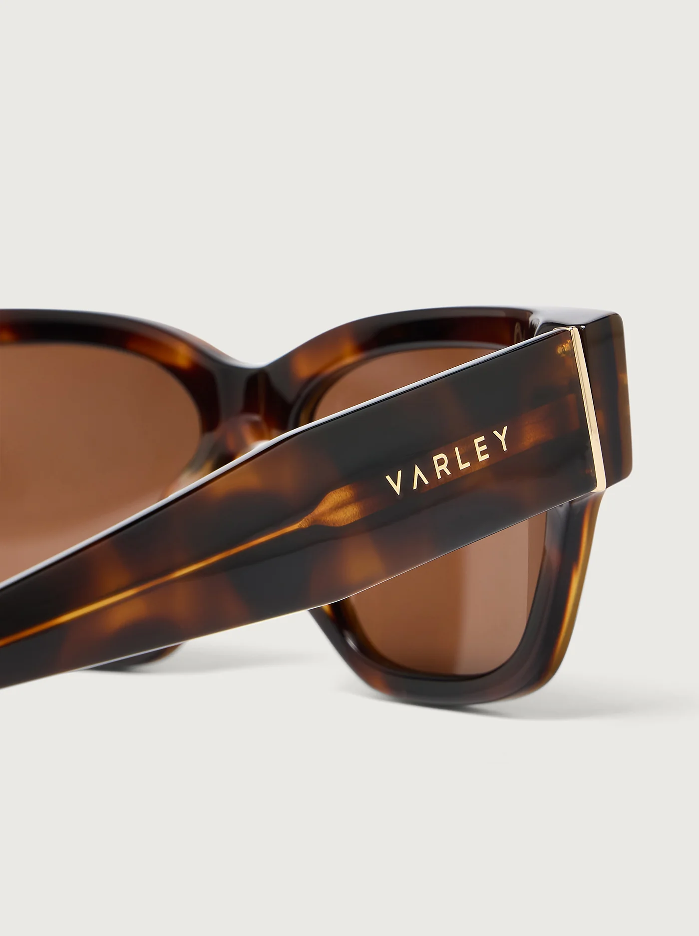 Alber Square Sunglasses 21 Alber Square Sunglasses