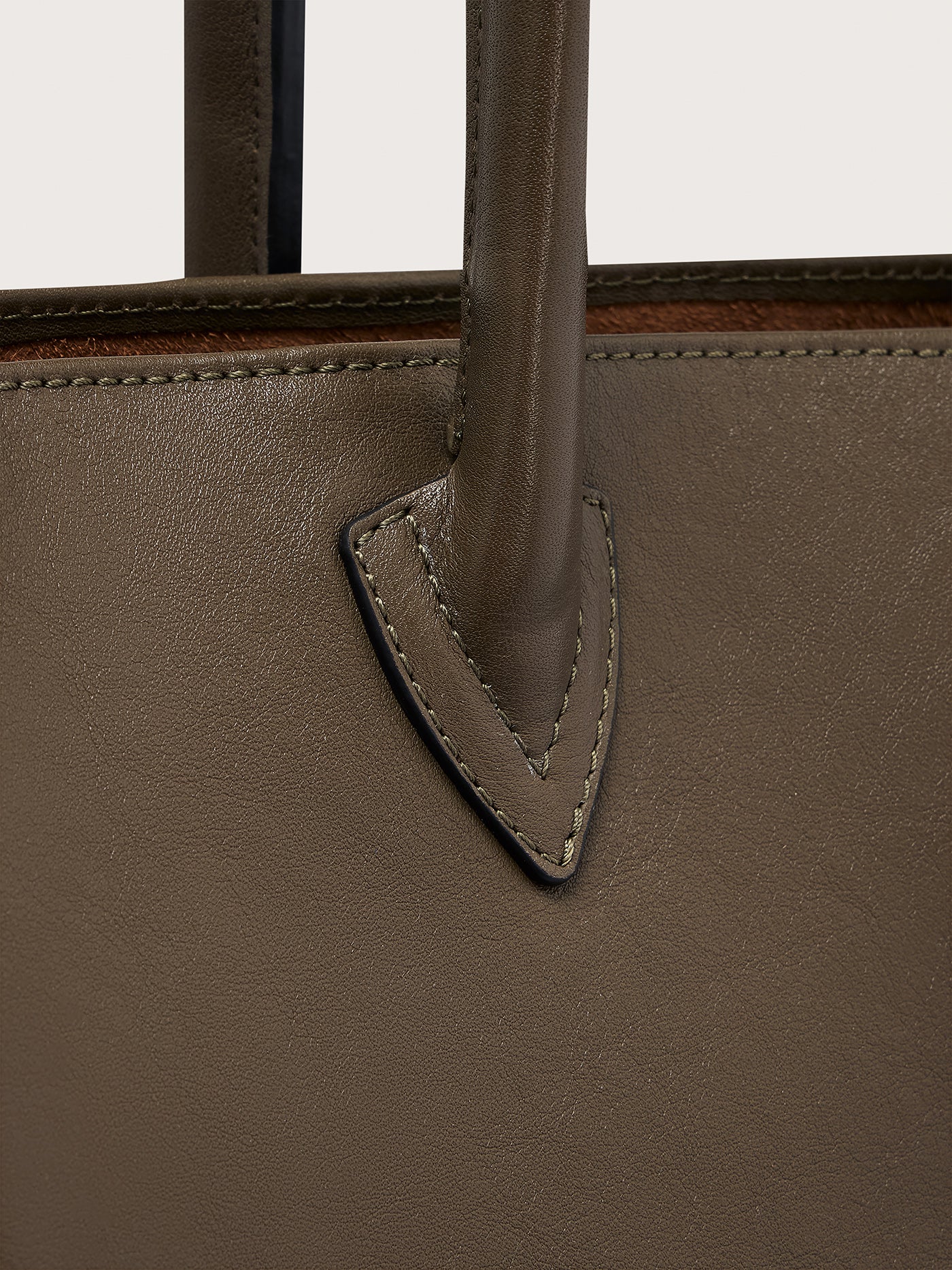 Loene Leather Tote Bag 10 Loene Leather Tote Bag