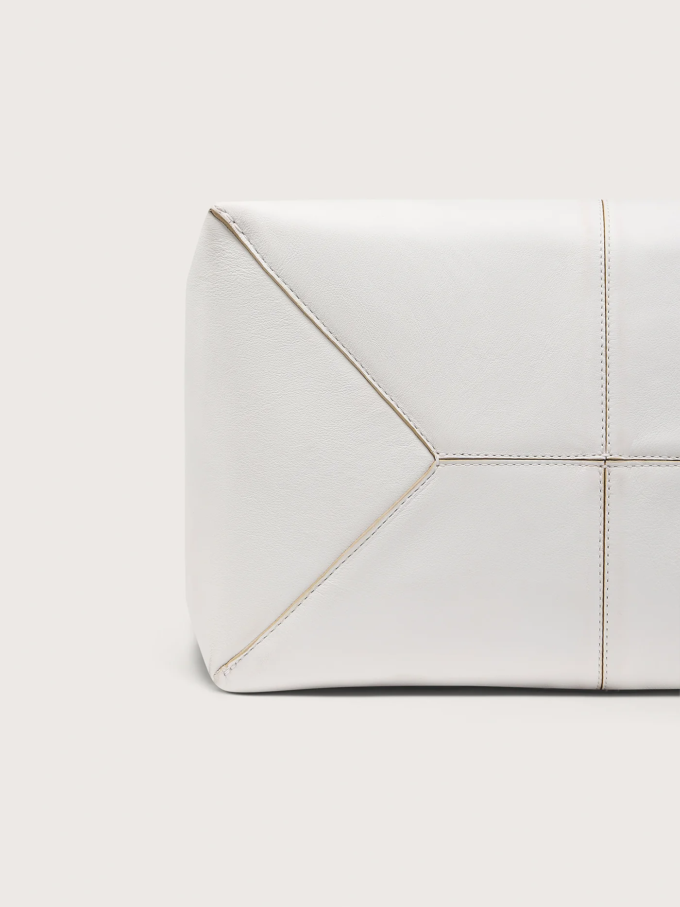 Loene Leather Tote Bag 20 Loene Leather Tote Bag