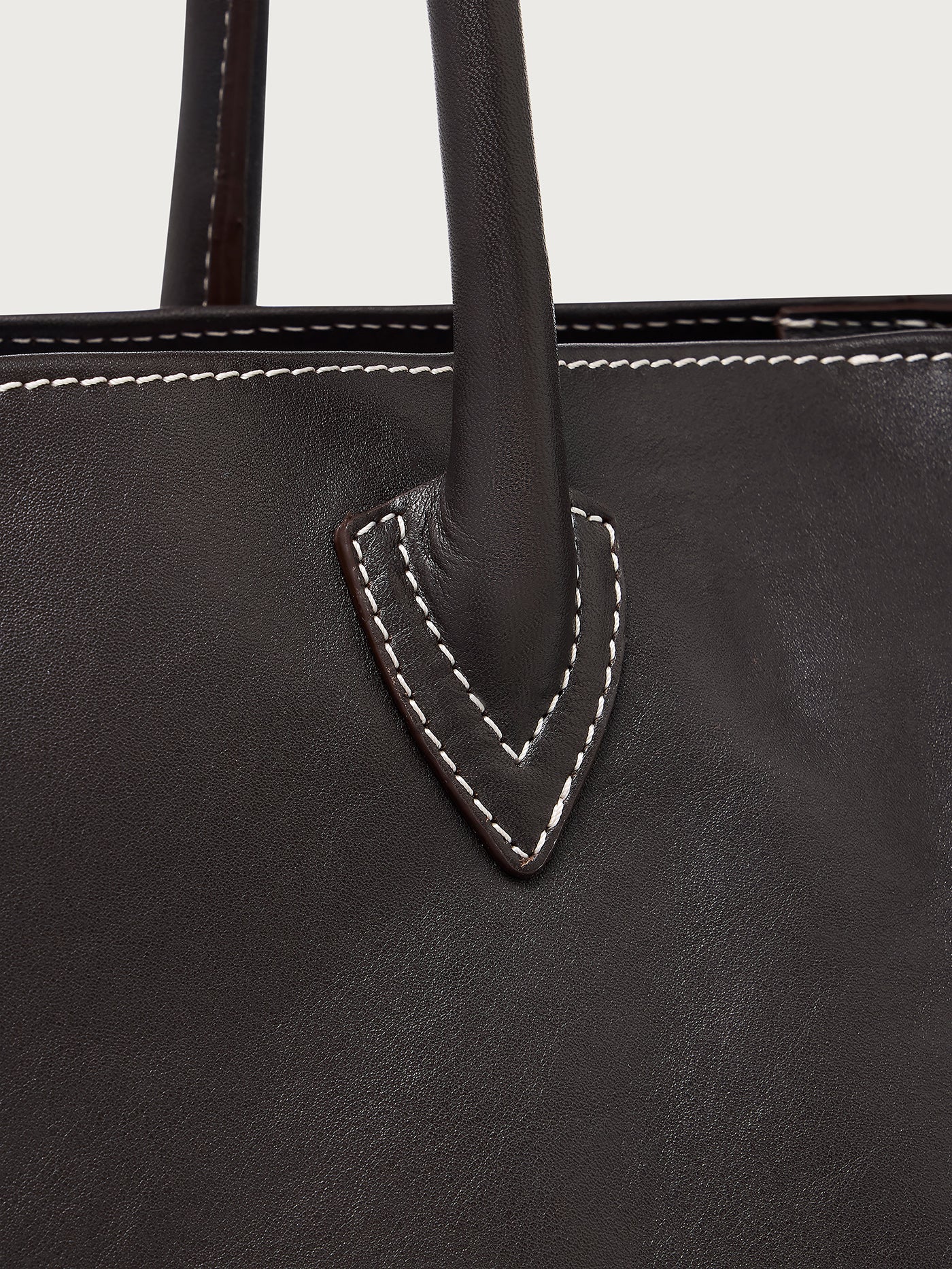 Loene Leather Tote Bag 24 Loene Leather Tote Bag
