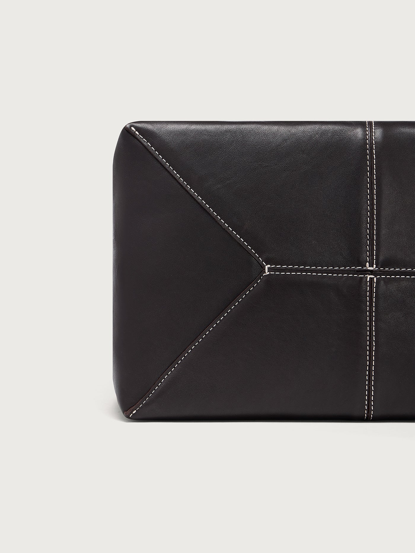 Loene Leather Tote Bag 27 Loene Leather Tote Bag