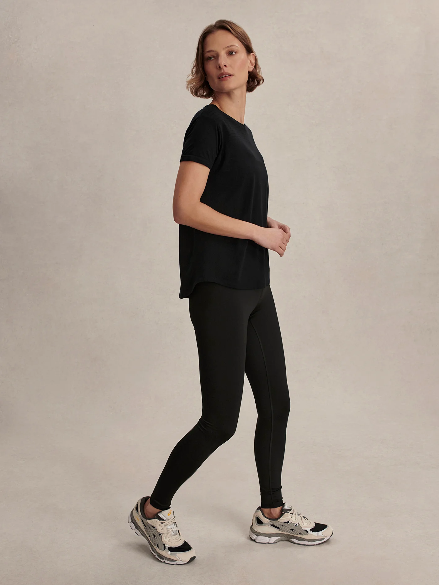 Saskia Seamless Longline Tee 10 Saskia Seamless Longline Tee