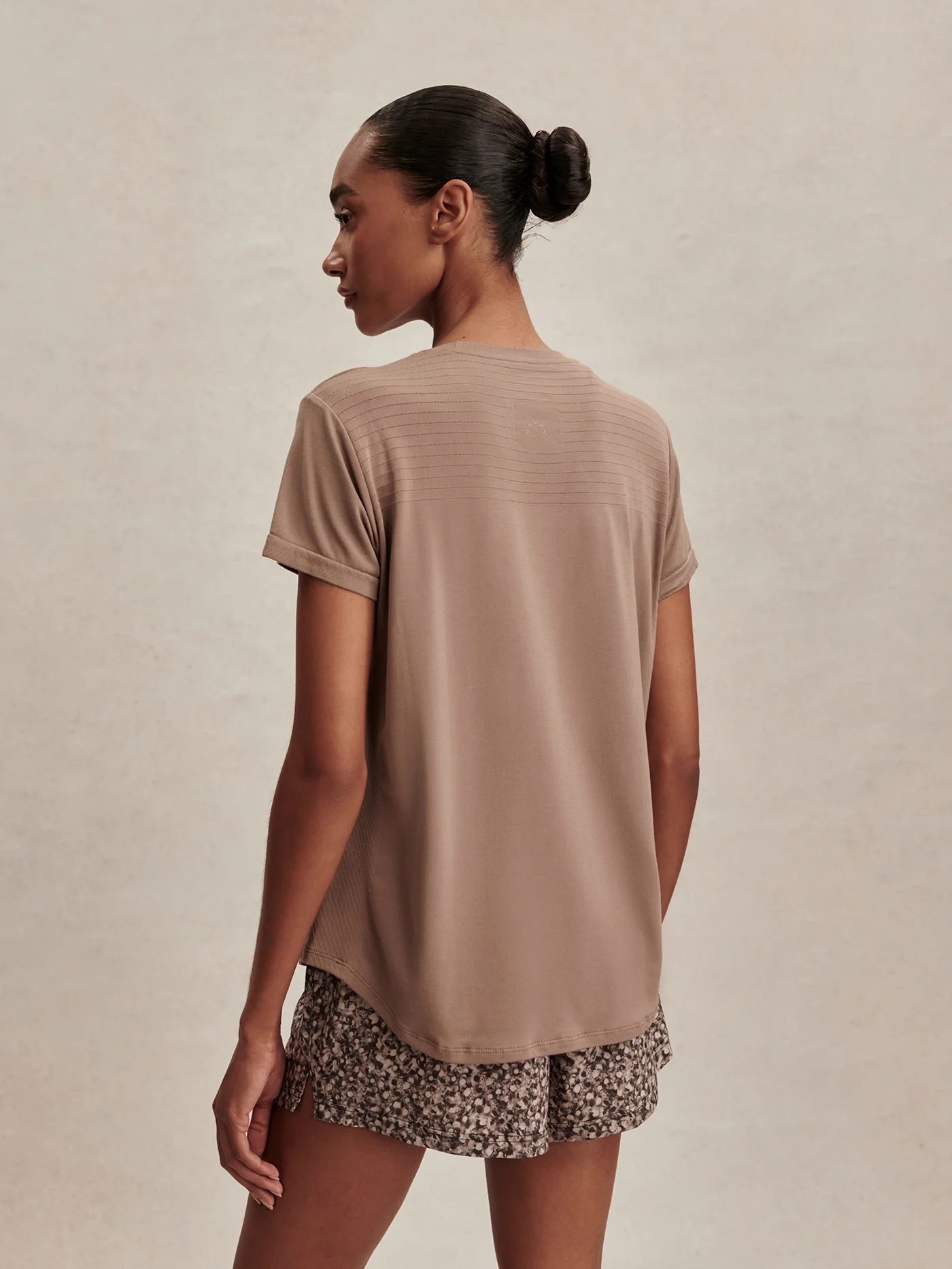 Saskia Seamless Longline Tee 16 Saskia Seamless Longline Tee