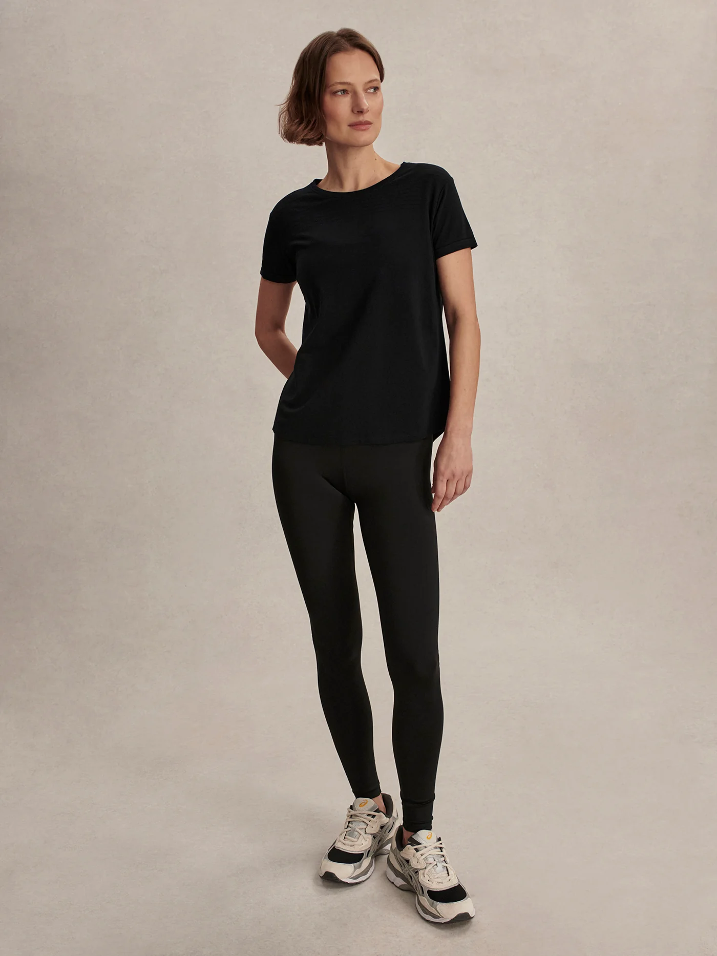 Saskia Seamless Longline Tee 8 Saskia Seamless Longline Tee