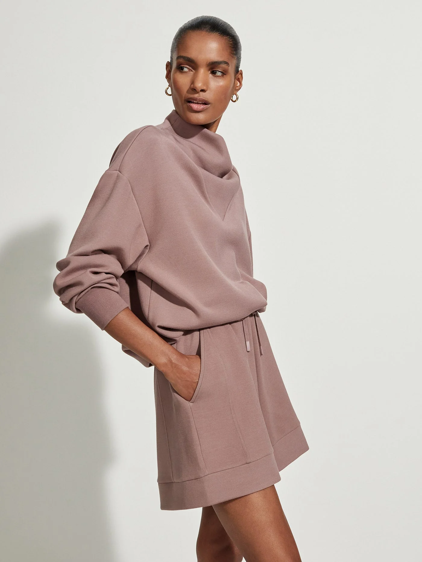 Alder High Rise Short 5.5 3 Alder High Rise Short 5.5